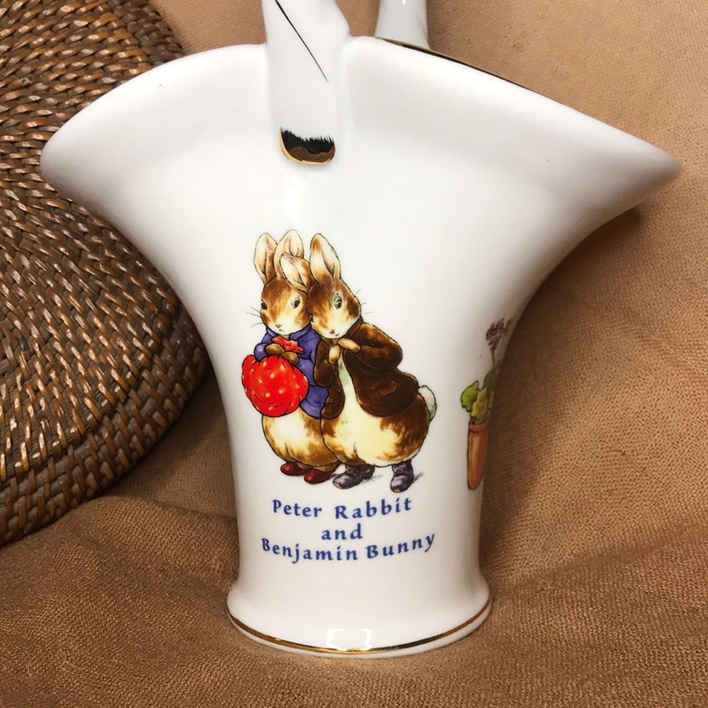 Beatrix Potter Ceramic 🏺 Vase 🐇